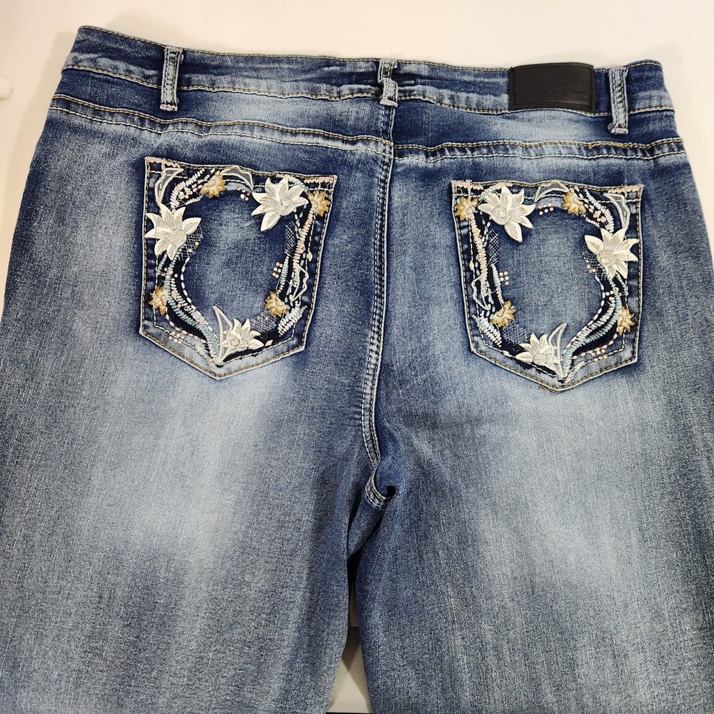 True Luck Jeans Sz 18 Bootcut Y2K Western Floral Embroidered Rhinestone Bling